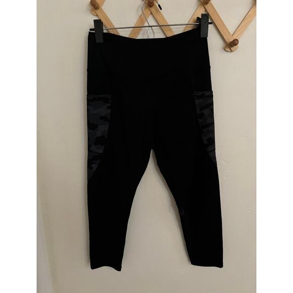 Zyia Pants Girls 8-10 Leggings Black Camo Reflective Cropped High Rise Pockets - Picture 3 of 6